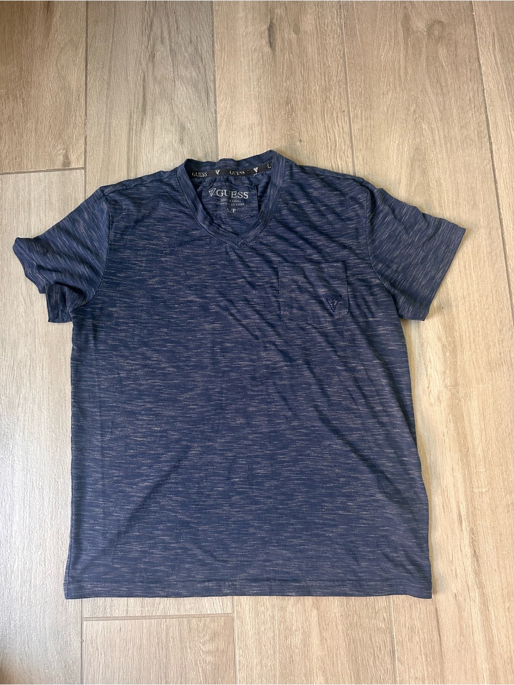 GUESS Men's Heathered Navy Short Sleeve V-Neck Pocket Tee